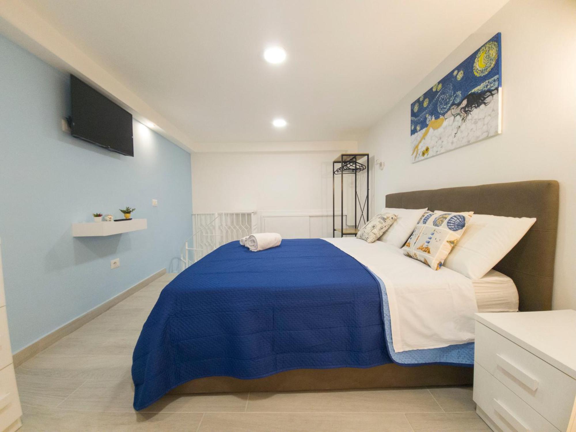 Partenope Dorata Apartment *