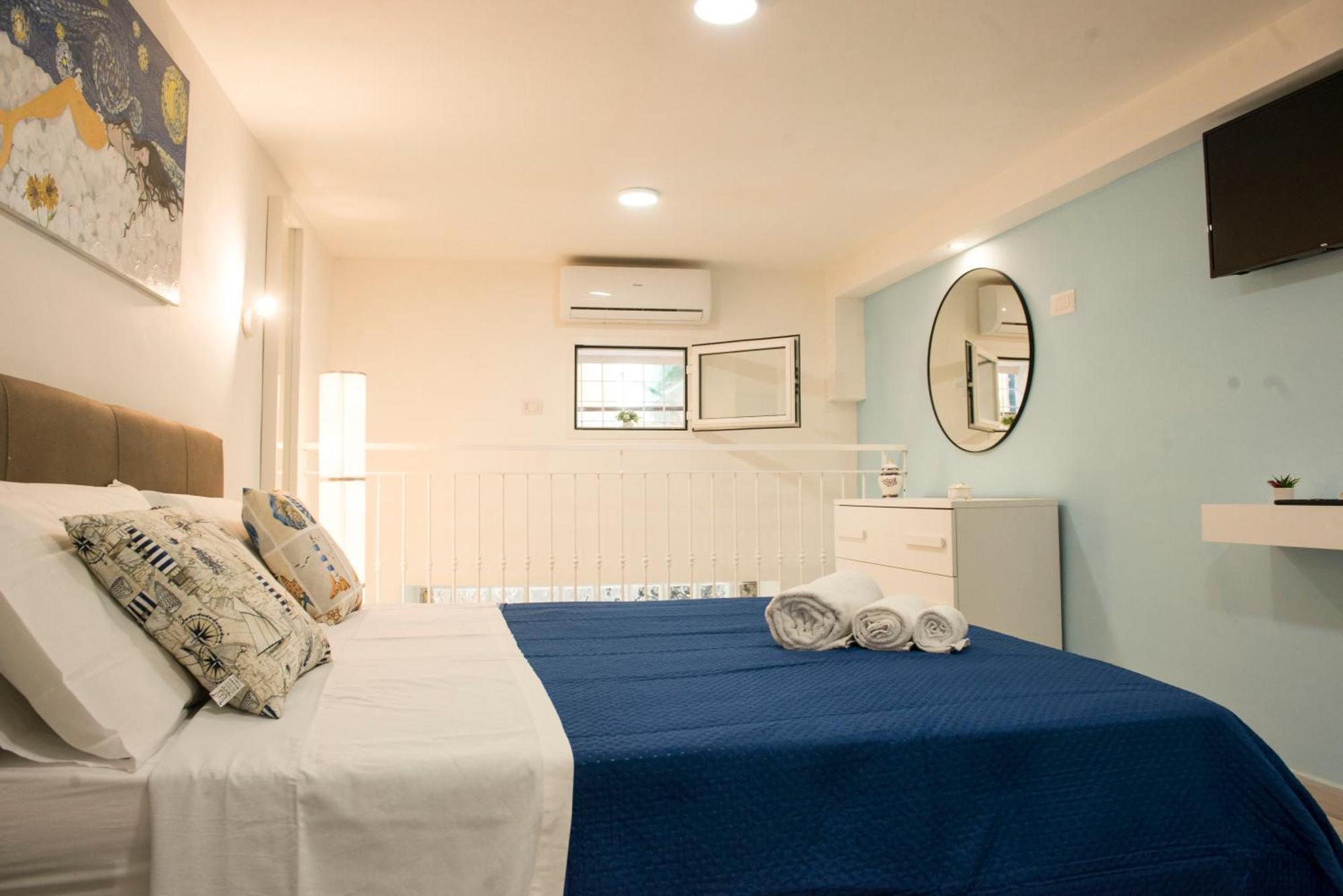 Partenope Dorata Apartment *